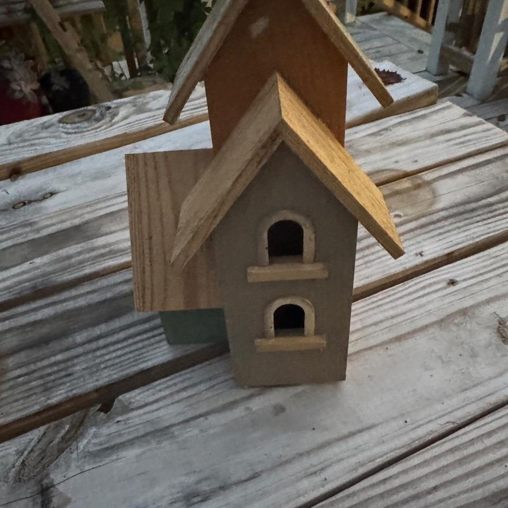 13 x 7" unfinished wooden birdhouse